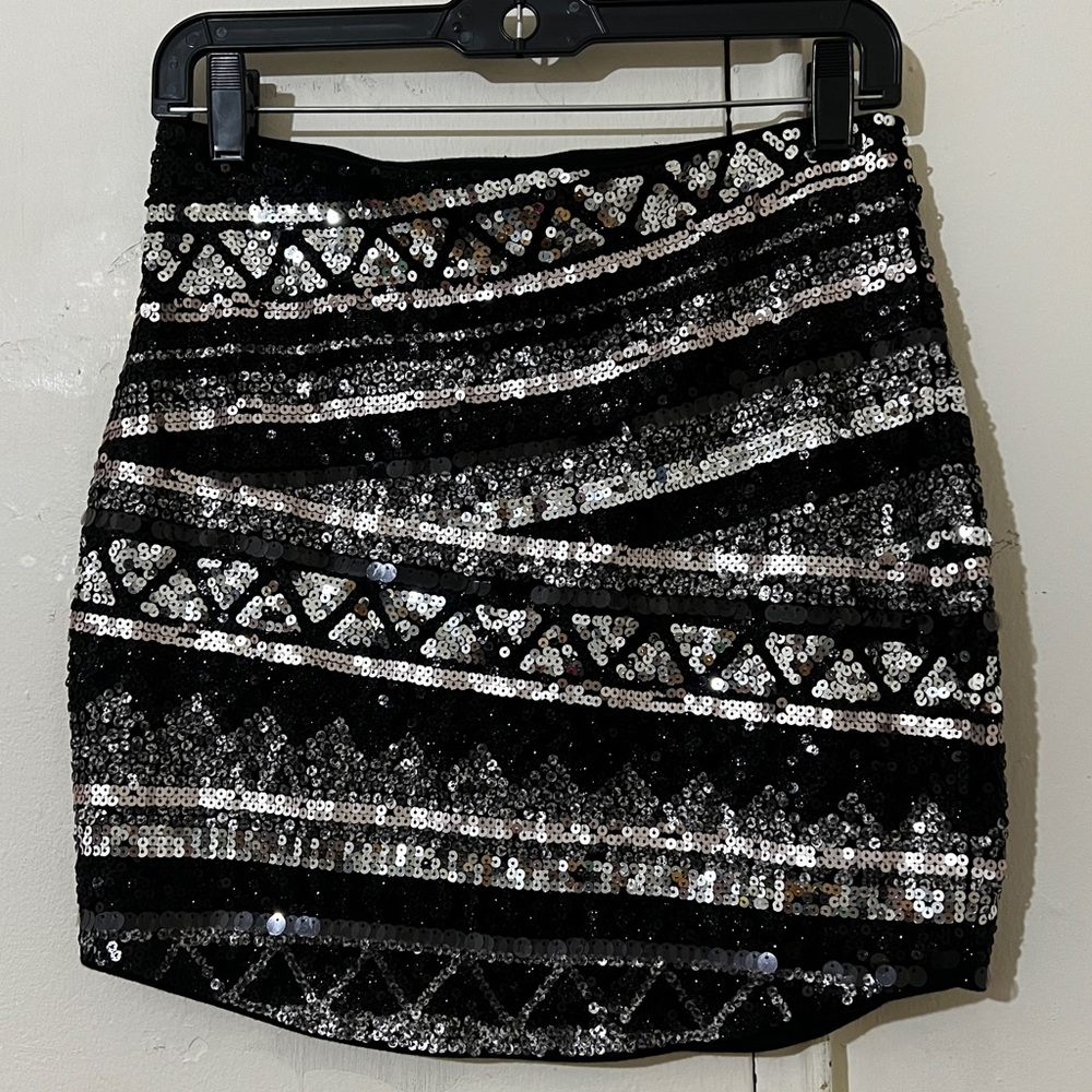 ExpressBlack and Silver Sequin Mini Skirt